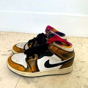 Air Jordan Boys High Top Cool Color 4Y